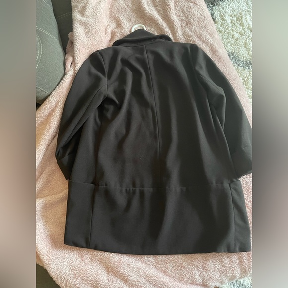 Aritzia Wilfred Blazer - Picture 2 of 3